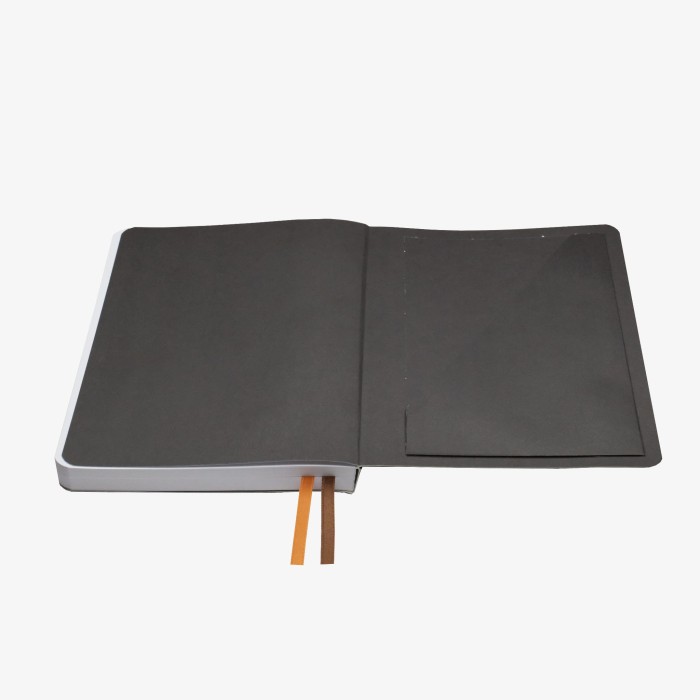 Back pocket for small cards and notes