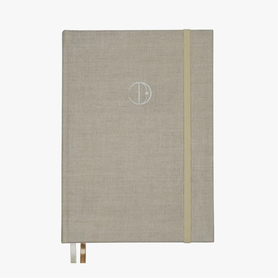 Devangari-art-notes-w-kropki-twarda-oprawa-Simple-Beige-Letters-A5-B5-01.jpg