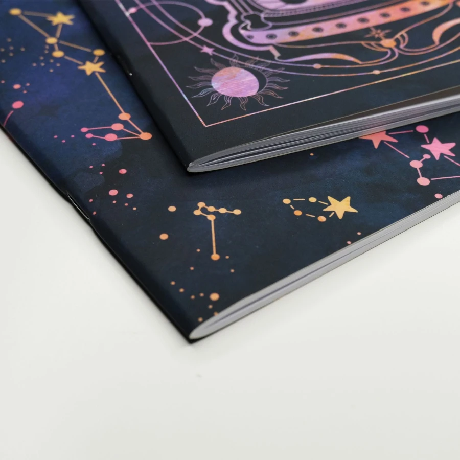 Devangari-art-zeszyty-w-kropki-mystery-of-time-shimmering-stars-04.jpg